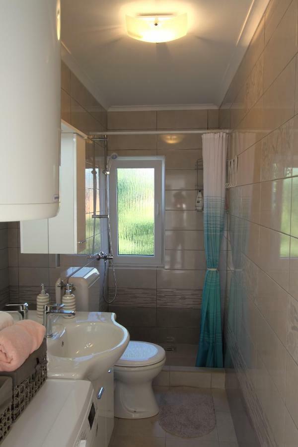 Apartman Ana Appartement Otočac Buitenkant foto