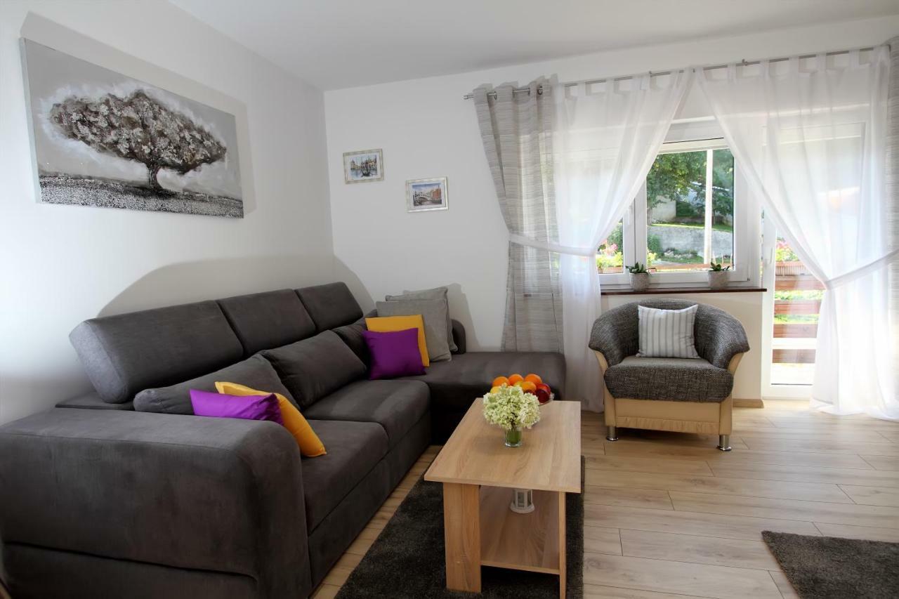 Apartman Ana Appartement Otočac Buitenkant foto