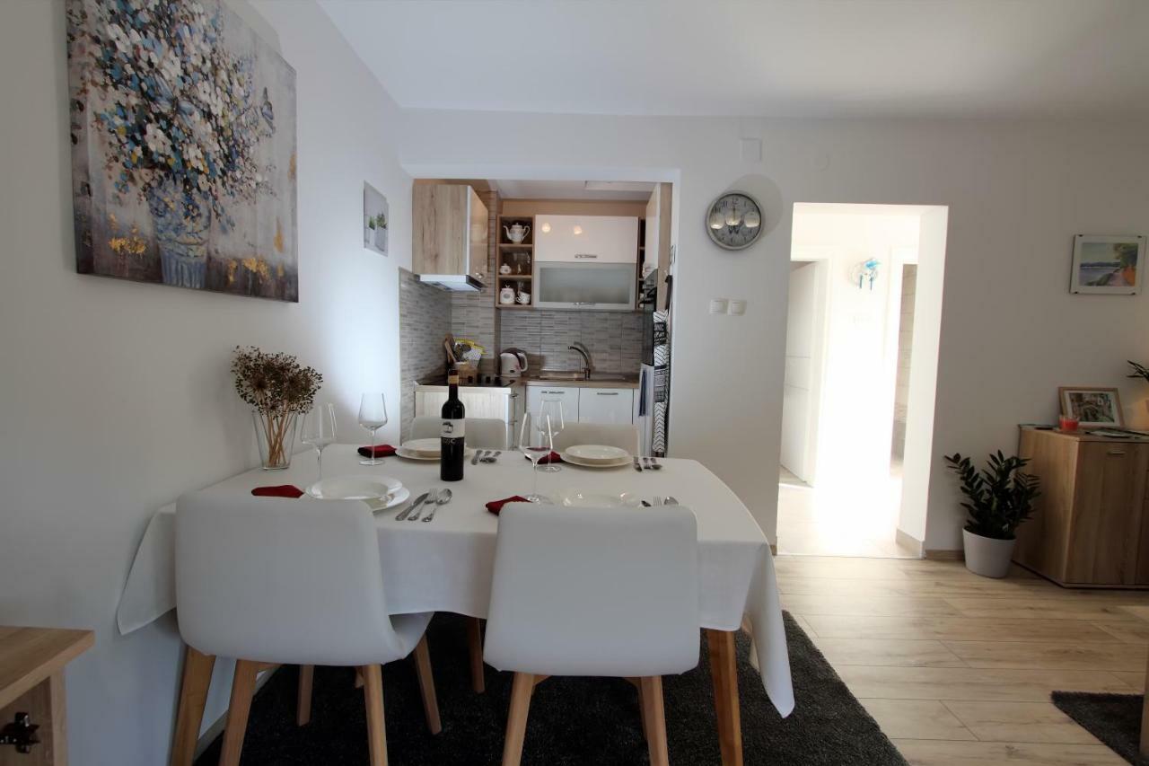 Apartman Ana Appartement Otočac Buitenkant foto
