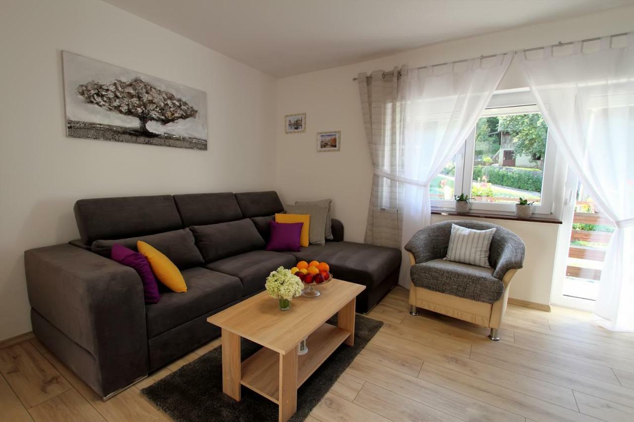 Apartman Ana Appartement Otočac Buitenkant foto