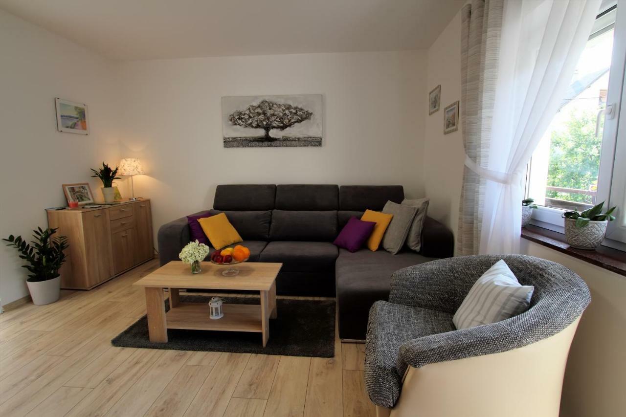 Apartman Ana Appartement Otočac Buitenkant foto