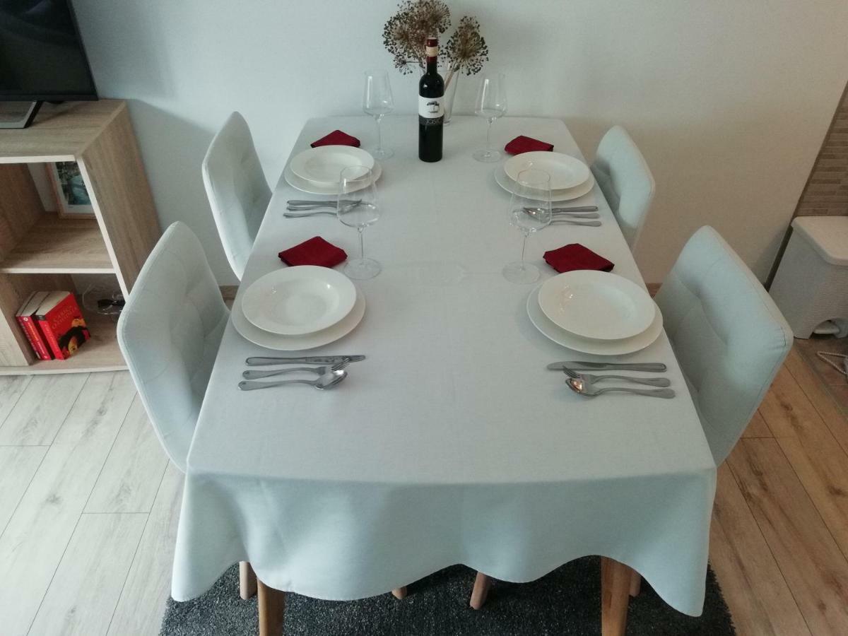 Apartman Ana Appartement Otočac Buitenkant foto